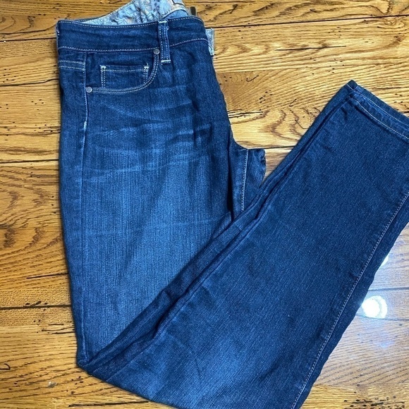 𝅺paige peg skinny jeans - Picture 5 of 6